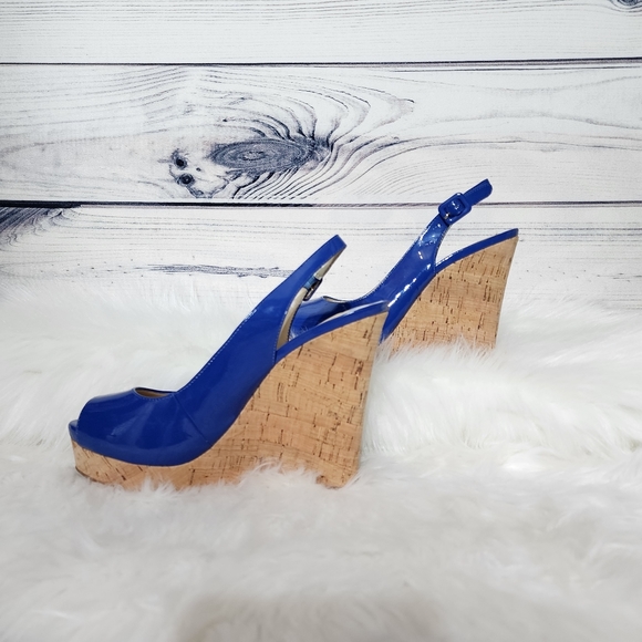 Nine West Faux Patent Leather Blue Peep Toe Wedge, Size 7.5 - Picture 5 of 9